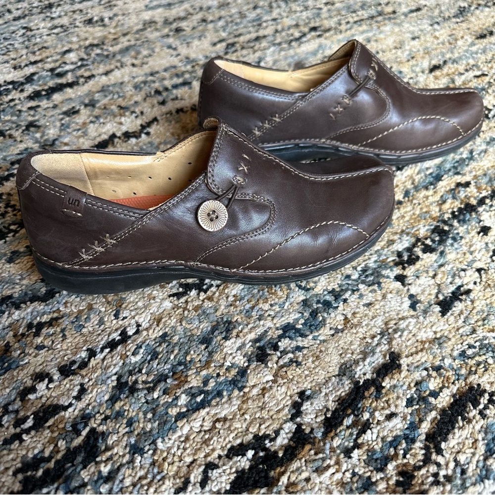 Clarks Unstructured Un Loop Brown Loafers - image 5